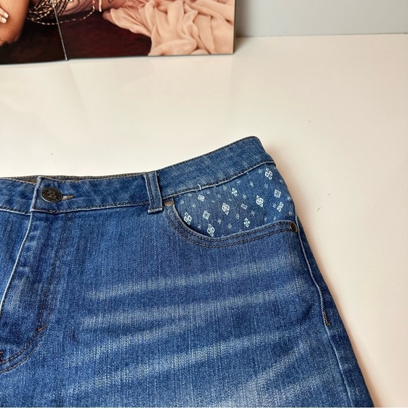 Bit & Bridle Shorts - Picture 8 of 8